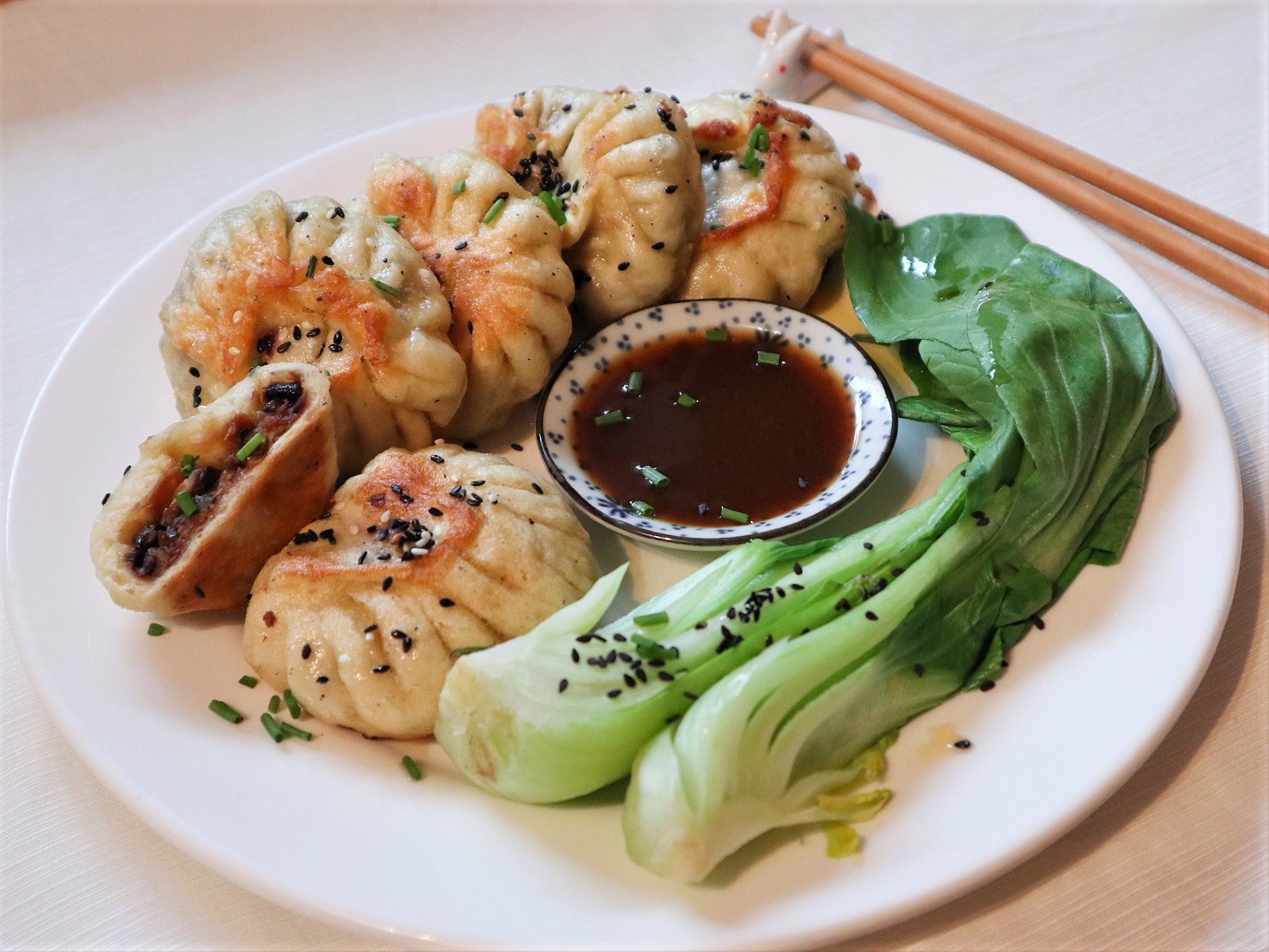 Vegetarian panfried dumplings
